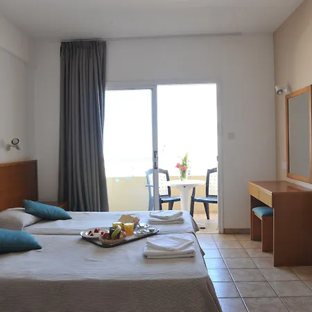 Captain Karas Holidays 3*