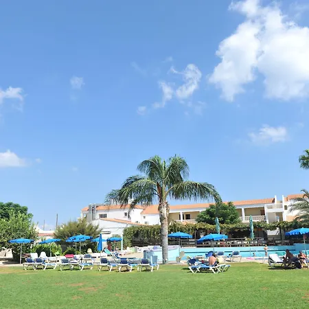 Captain Karas Holidays Apart Otel 3*