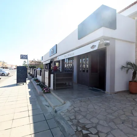 Captain Karas Collection شقة فندقية 3*