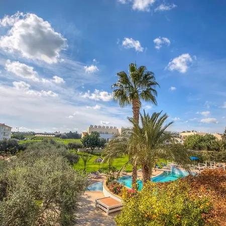 Captain Karas Holidays Lejlighedshotel 3*