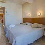 Captain Karas Holidays Apartmanhotel Protarász